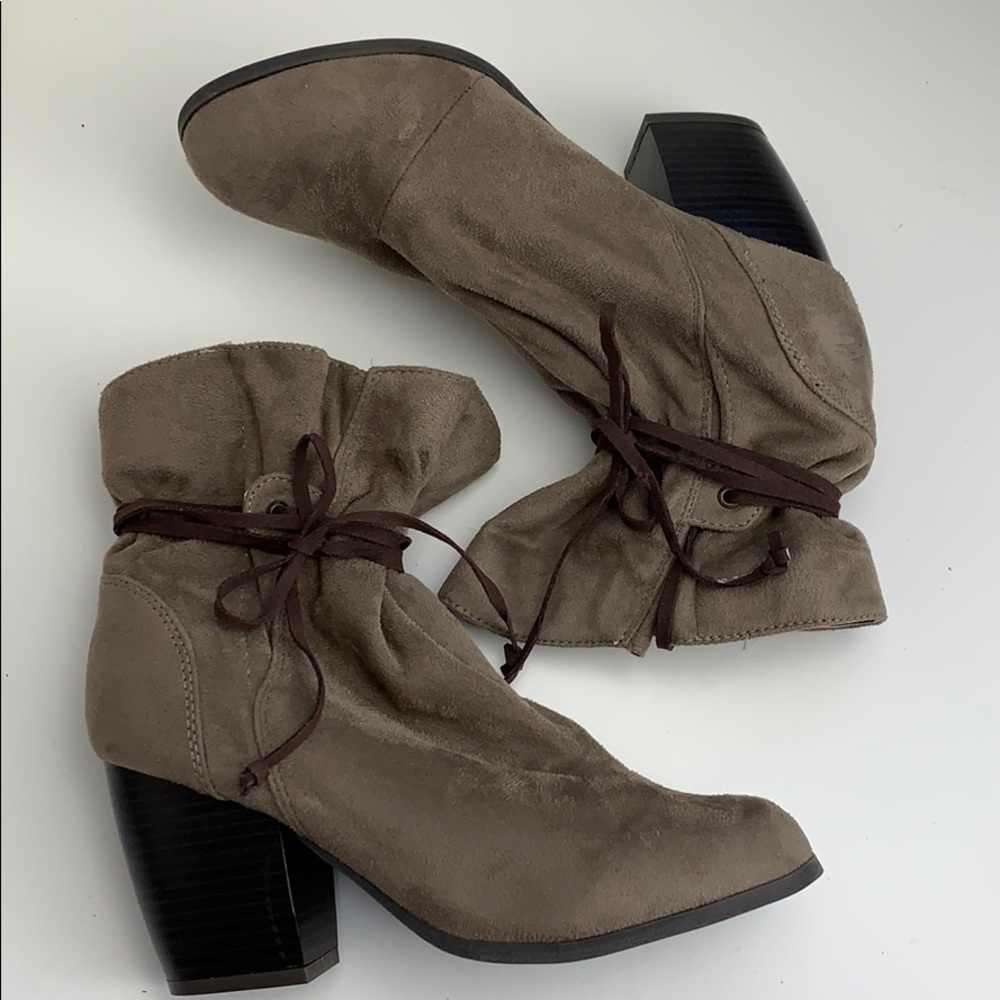 Faux Suede boots by Qupid